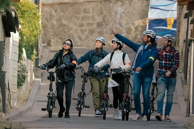 Seoul E-bike Tour - The Blue House and Seoul’s recent political story