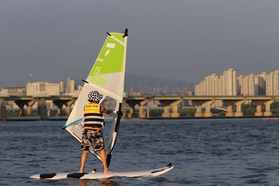 Seoul : Efoil Experience in Han River - What happens during the two-hour session