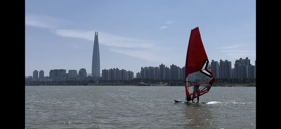 Seoul : Efoil Experience in Han River - Arriving at Club No.25