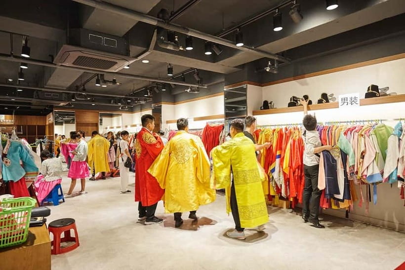 Seoul: Eobi+Nami+Hanbok(+RailBike or Strawberry Options)Tour - FAQ