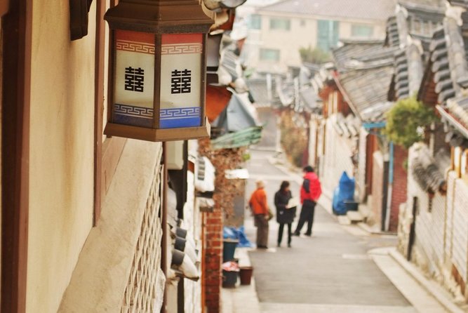 Seoul Full Day Tour with a Local: 100% Personalized & Private - Samcheong-don, galleries, and the meeting of old and new