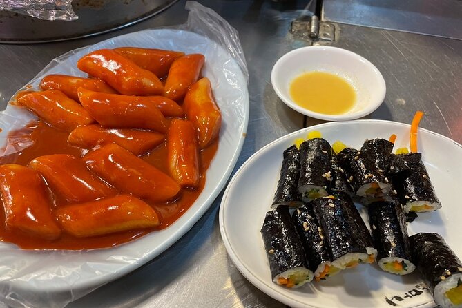 Seoul Fun Food Tour: 12 different food tastings - Starting at Gwangjang Market
