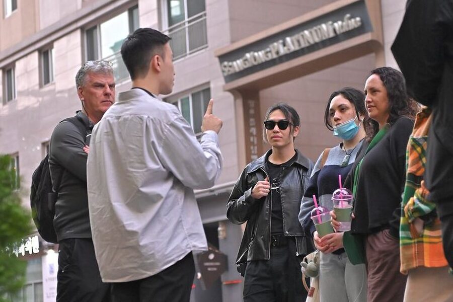 Seoul: Gangnam Tour on Youth and Society in South Korea - Starting at Gangnam Station and reading the streets