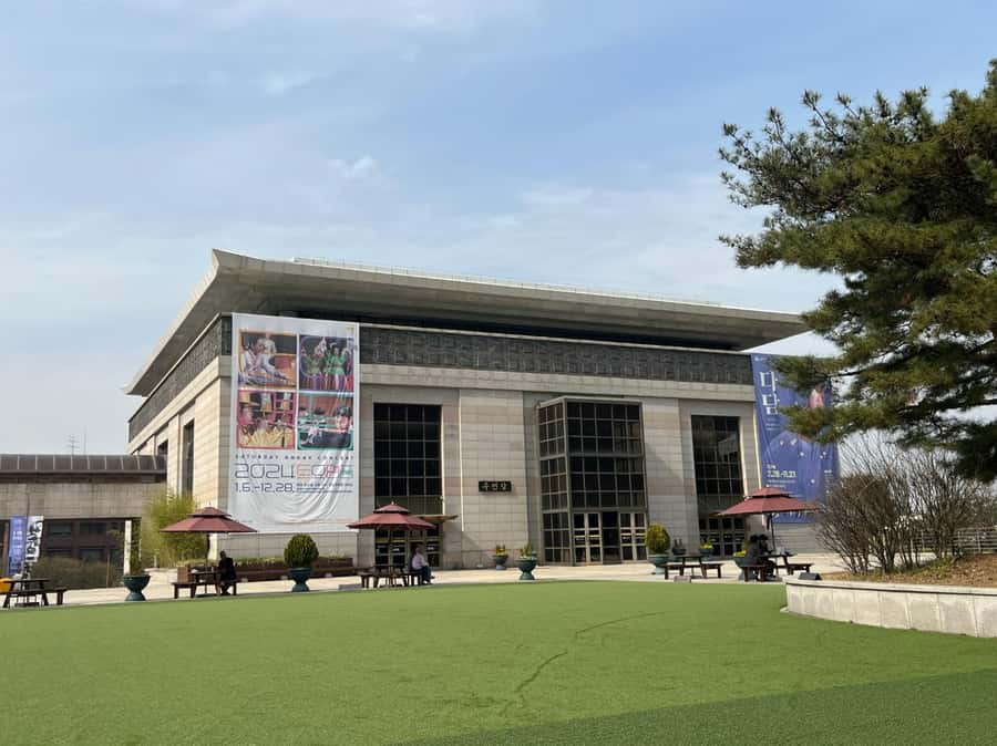 SEOUL: Gugak - Korean Traditional Music Museum&Concert Tour - Who will enjoy this most?