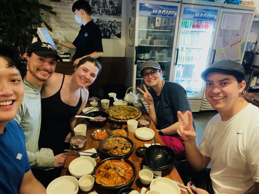 Seoul: Guided City Wall Sunset Hike with Korean Dinner - Starting near Dongdaemun and Hyehwa