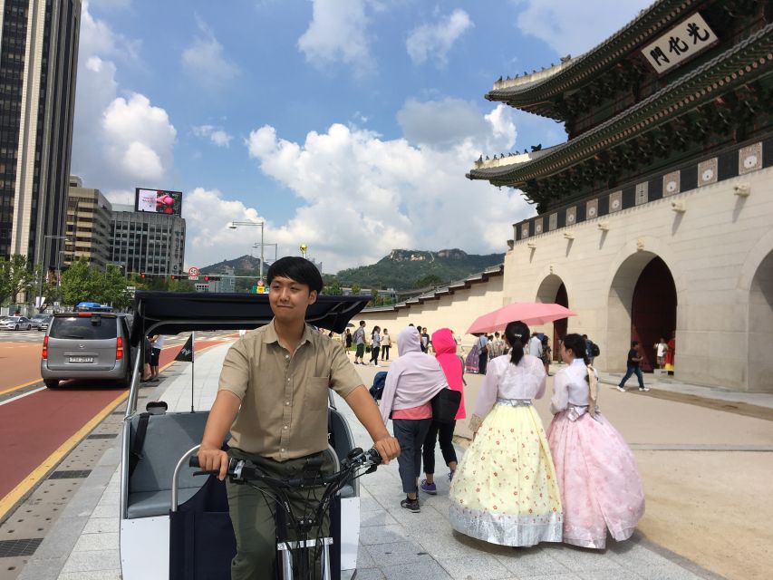 Seoul: Guided Small Group V.I.P Morning Pedicab Tour - Seochon Hanok Village And Tongin Market