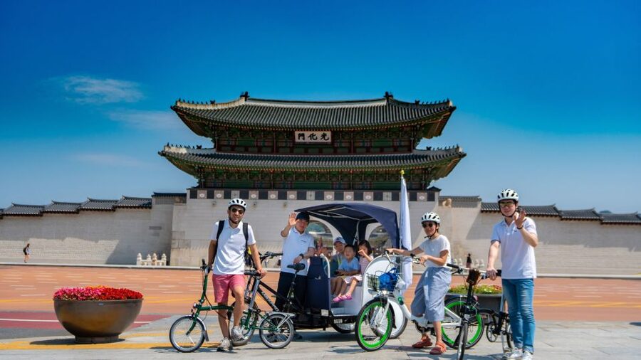 Seoul: Guided Small Group V.I.P Morning Pedicab Tour - Quiet Time At Jogyesa Temple