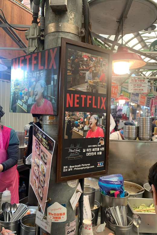 Seoul Gwangjang Market Foody Walking Tour - A short, soothing walk beside Cheonggyecheon