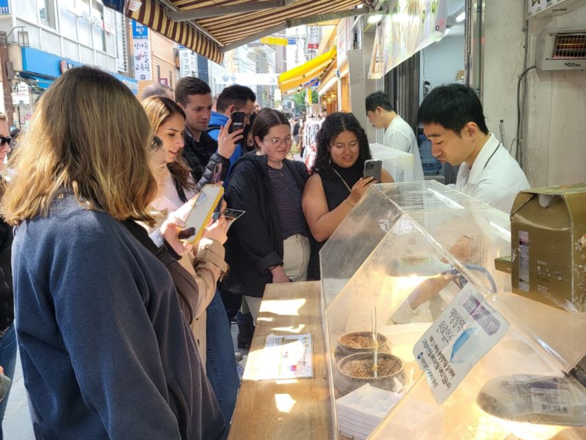 Seoul: Gwangjang Market Netflix Food Tour - Starting at Anguk Station and entering Insa-dong