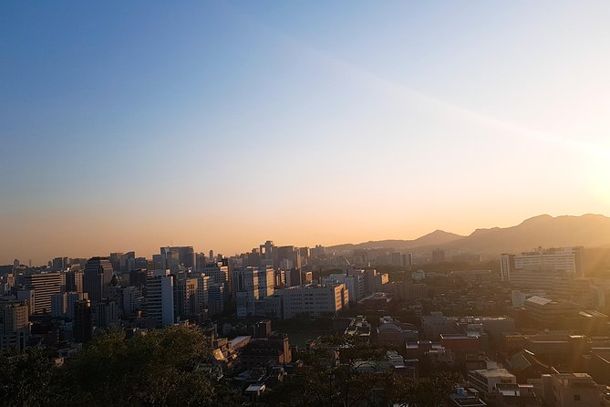 Seoul: Gyeongbok Palace, Bukchon Village, and Gwangjang Tour - Gwangjang Market: a useful finish with food nearby