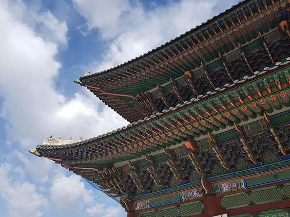 Seoul: Gyeongbok Palace, Bukchon Village, and Gwangjang Tour - Timing, transport, and walking demands