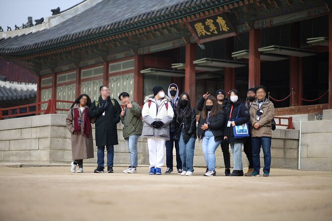 Seoul: Gyeongbokgung Palace Half day Tour - Guide Quality and The Human Side of the Visit