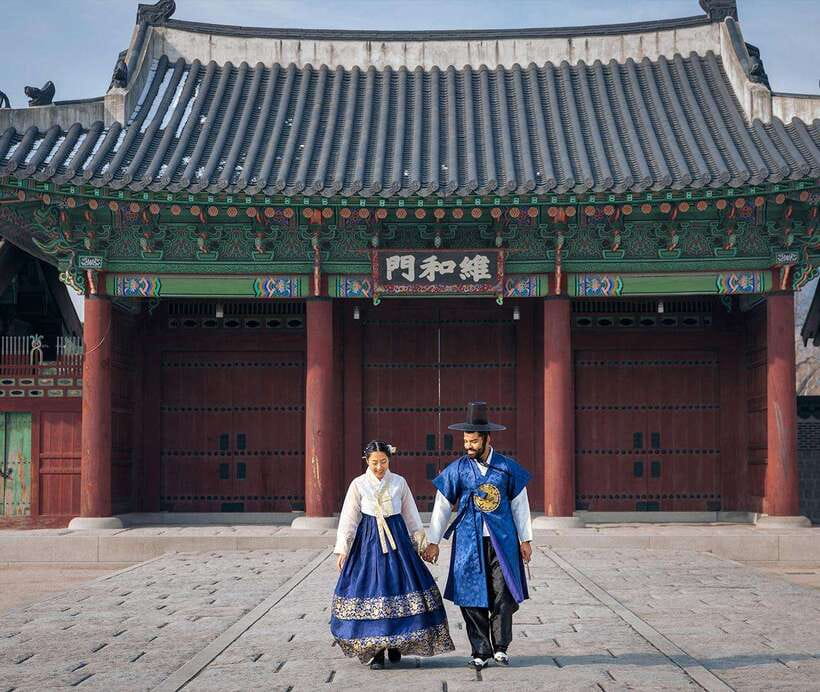Seoul: Hanbok Rental with Gyeongbokgung Palace Entry - Bukchon Hanok Village As A Second Stop