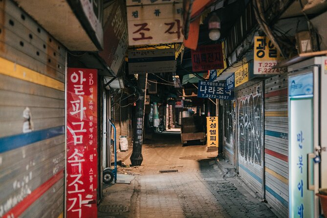 Seoul High-Quality Night Photography - Pojangmacha streets and Seoul after work