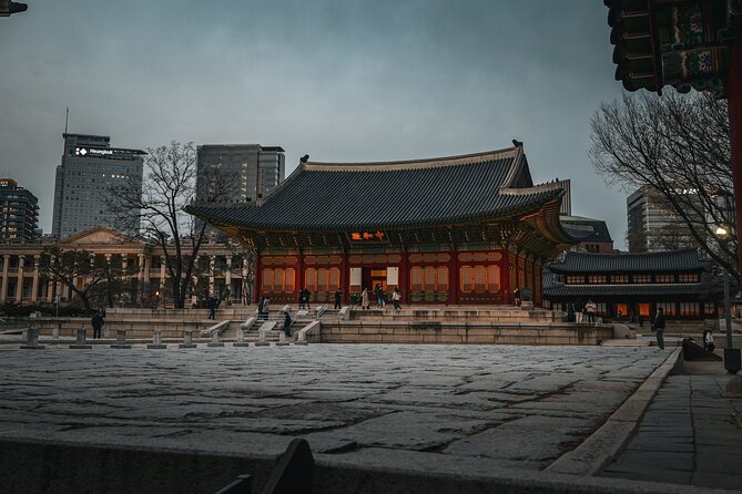 Seoul History Tour: Dark Past & Market Street Flavors - Deoksugung Palace and Korea’s uneasy modernization