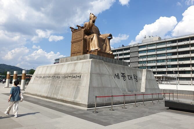 Seoul History Walking Tour - Bosingak and Cheonggyecheon: Seoul begins with sound and water