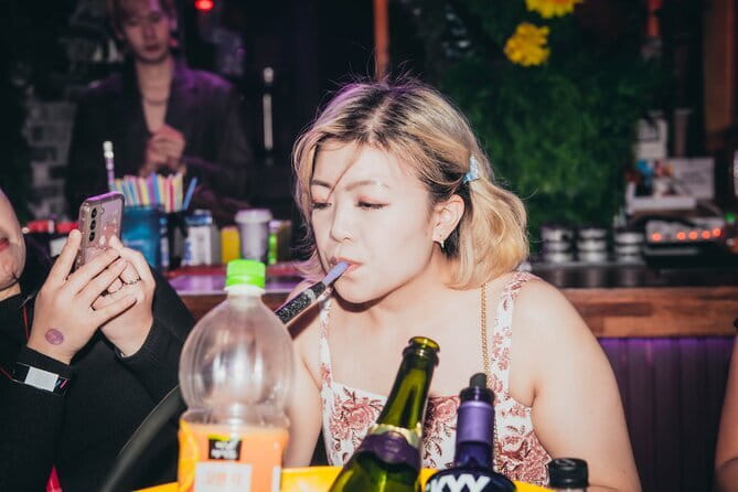 Seoul: Hongdae Premium Pubcrawl with Open Bottles - Practical tips for a smoother evening