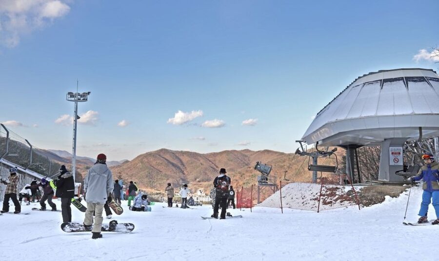Seoul: Jisan Forest Winter Ski Day Tour with Basic Lesson - The 4:30 PM departure back to Seoul