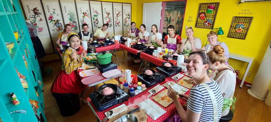Seoul: Korean Cooking Class at a Local Home and Market Tour - Starting at Mangwon Station and entering local Seoul