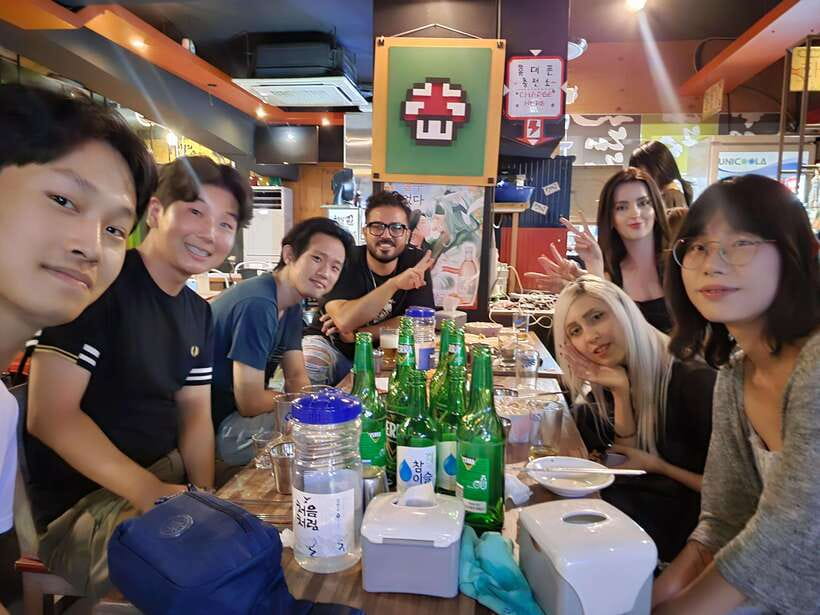 Seoul: Korean Drinking Games Night (non-drinkers welcome) - Learning somaek and the soju bomb