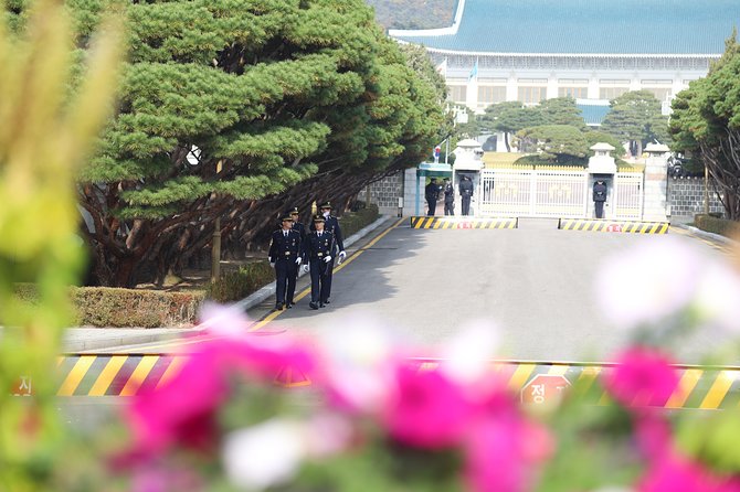 Seoul Layover Private Tour from Incheon Airport - Why this layover tour can beat waiting at Incheon