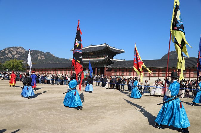 Seoul Layover Private Tour from Incheon Airport - The private vehicle is the tour’s practical advantage
