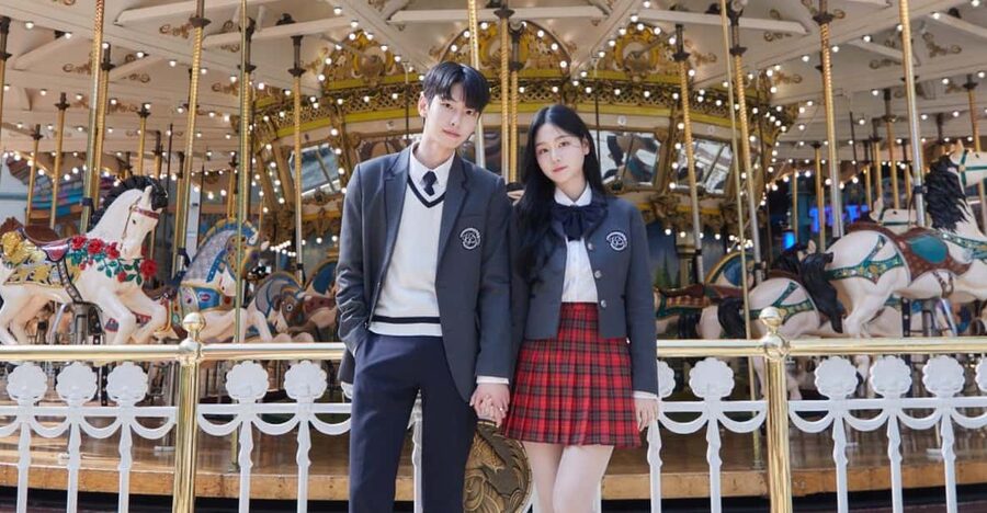 Seoul: Lotte World 1 Day Pass & Korean School Uniform Rental - Shows, night lighting, and the parts beyond the rides