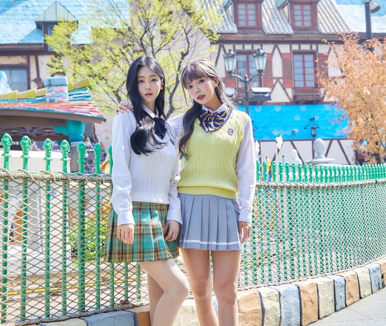Seoul: Lotte World 1 Day Pass & Korean School Uniform Rental - Who should book this Lotte World experience?