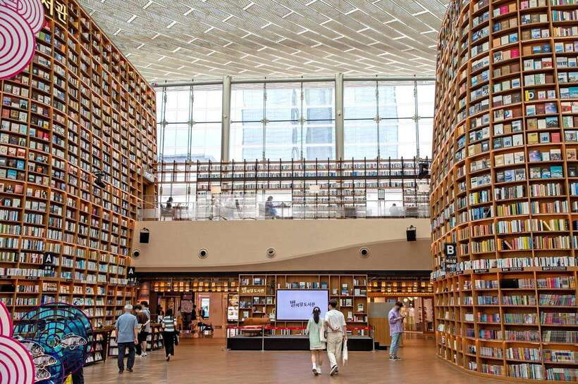 Seoul: Max Out Must Visit City Highlights Panoramic Day Tour - Gwangjang Market brings food into the plan