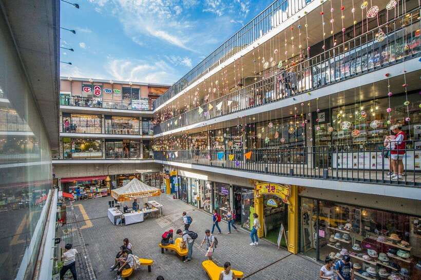 Seoul: Max Out Must Visit City Highlights Panoramic Day Tour - Jamsil and COEX shift the mood again