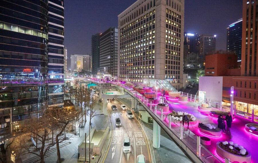 Seoul: Moonlight Rainbow Fountain Show Night Tour - The rainy-day and winter alternatives