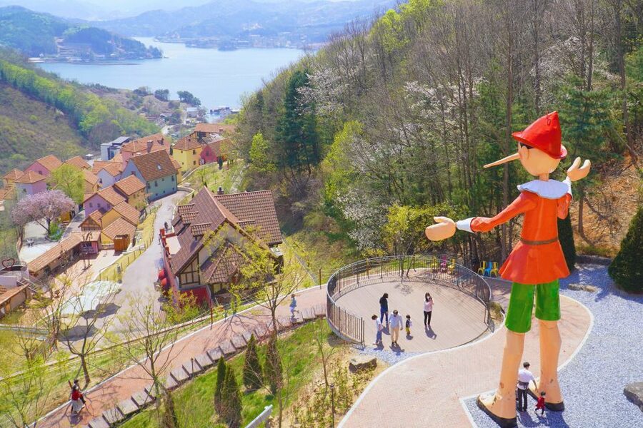 Seoul: Nami and Petite France Tour with Optional K-Garden - Who should book this tour?