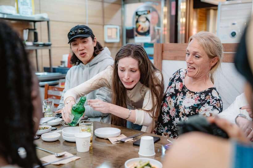 Seoul: Night Market Food Tour with Local Guide - Ten tastings that build a Korean food introduction