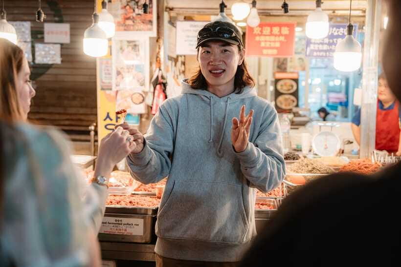 Seoul: Night Market Food Tour with Local Guide - The guides make or break the evening