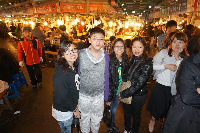Seoul Night "Private Tour"(Korean BBQ, N-Tower, Seoul Fortress, Local Market) - What this Seoul night tour is really good at