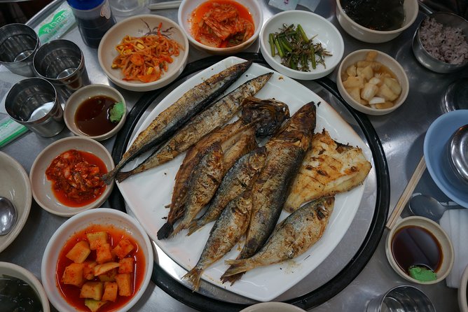 Seoul Night "Private Tour"(Korean BBQ, N-Tower, Seoul Fortress, Local Market) - Cheonggyecheon Stream: a calmer final walk