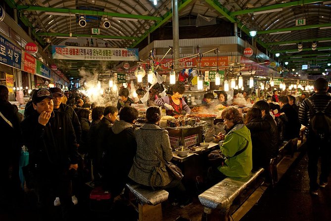 Seoul Night Tour (Gwangjang Market, Royal Palace and Naksan Park) - Who will get the most from this tour?