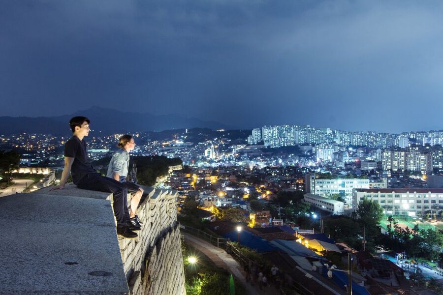 Seoul: Nighttime Hidden Gems Walking Tour - The guides make the difference