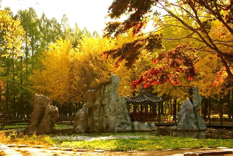 Seoul: Pocheon Art Valley, Garden and Fruit Picking Day Tour - Pocheon Art Valley: Quarry Walls and Blue Water