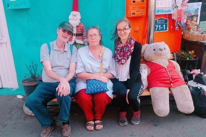 Seoul Private Custom Walking Tour with A Guide (Private Tour) - The guide can make or break the experience