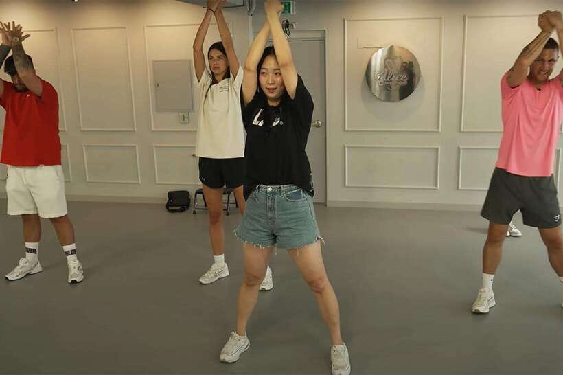 Seoul: Private K-Pop Dance Class with Video Recording - Meeting a professional K-pop choreographer