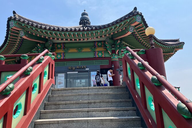 Seoul Private Tour Gyeongbok Palace Bukchon and Gwangjang Market - Bugak Skyway and the mountain view