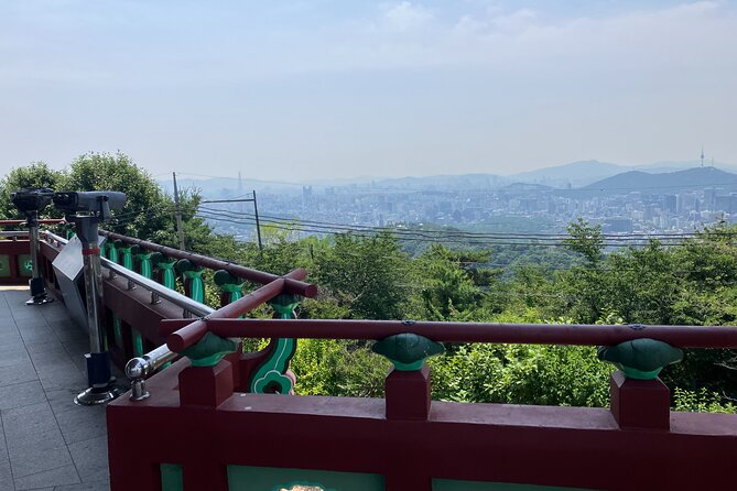 Seoul Private Tour Gyeongbok Palace Bukchon and Gwangjang Market - The ginseng museum stop