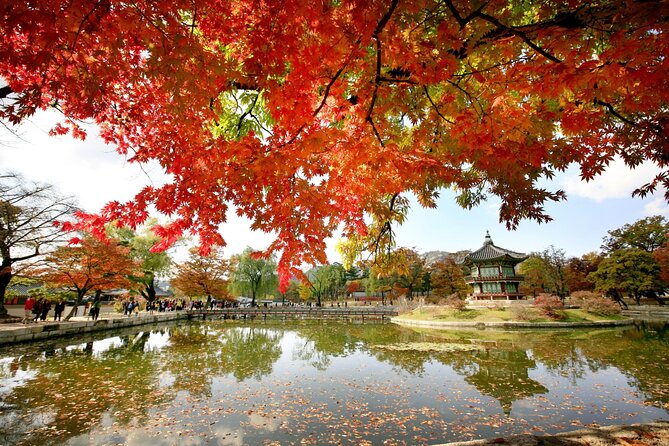 Seoul Private Tour Gyeongbok Palace Bukchon and Gwangjang Market - Ending at Gwangjang Market