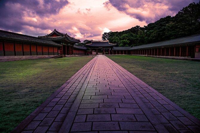Seoul Private Tour: Palace, Bukchon, Insadong & Han River Cruise - Jogyesa Temple and a quieter pause