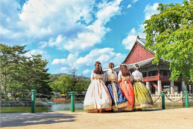 Seoul Private Tour with hidden gem of Seoul - N Seoul Tower and the final city view