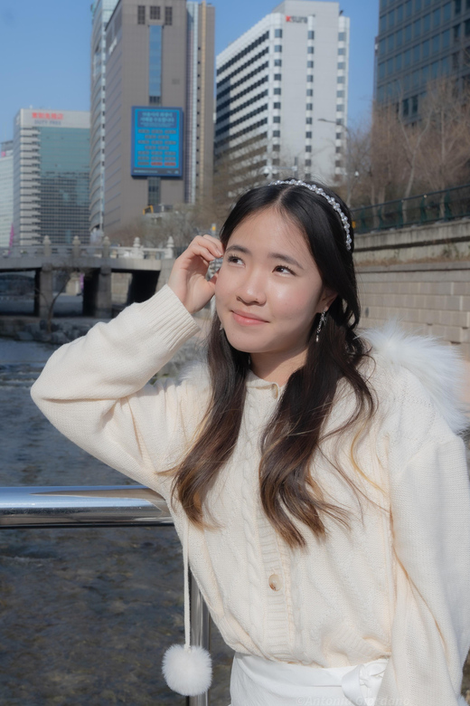 Seoul: Professional Photoshoot choose your location - Start at Euljiro 3-ga and settle into the session