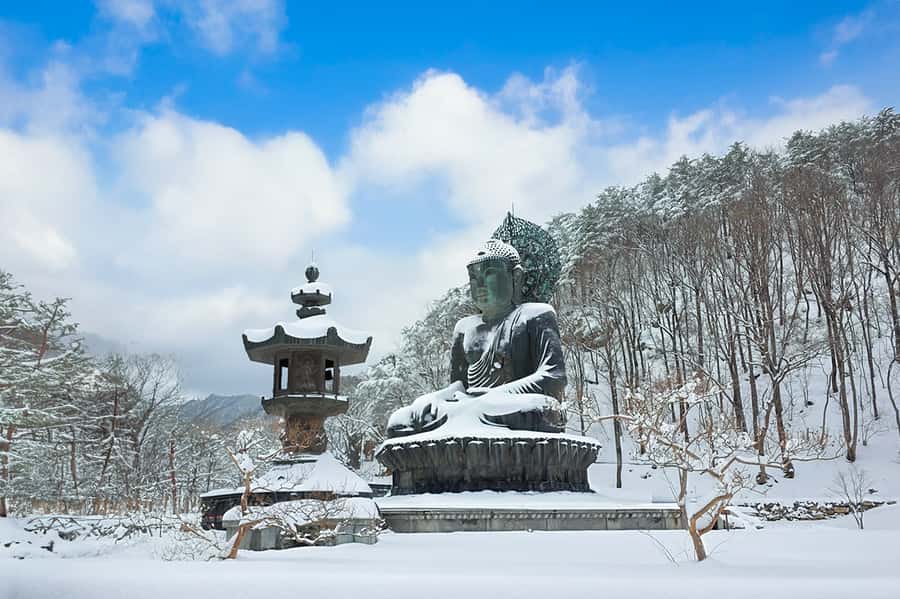 Seoul: Seorak Mountain+Nami Island+Eobi Ice Valley Tour - Seoraksan: rocky peaks and a mountain temple
