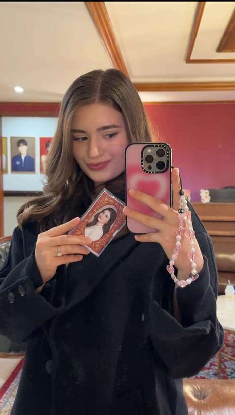 Seoul: Sihyunhada Photo, Personal Color, Makeup&Hair TOUR - Personal color analysis and choosing your Korean look