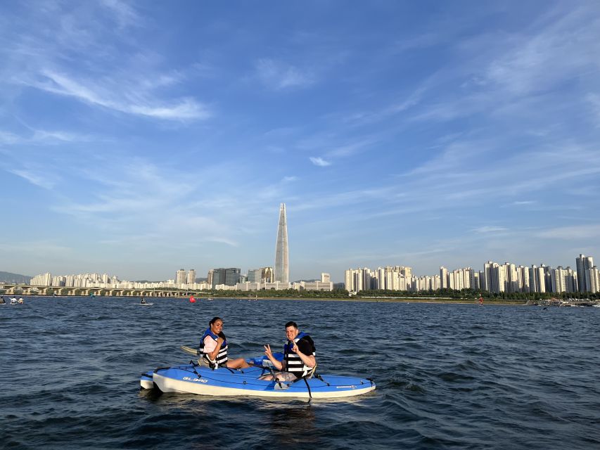 Seoul: Stand Up Paddle Board (SUP) & Kayak in Han River - Arriving at the club and getting ready